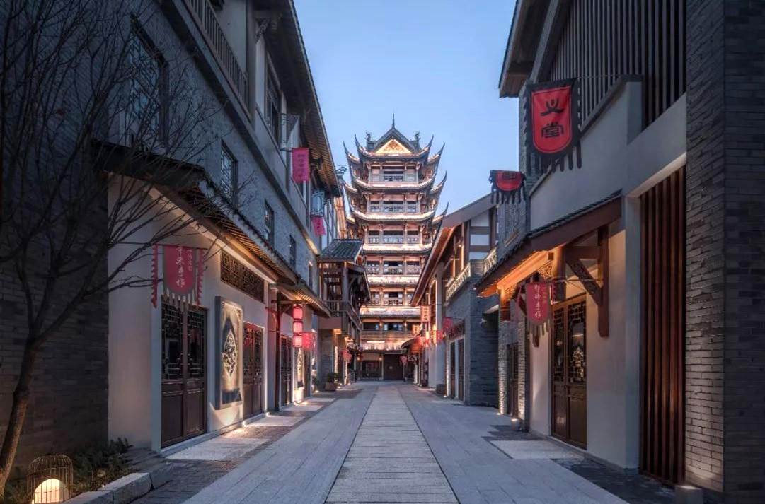 <dd><p><strong>委托单位：</strong>重庆融汇商业管理有限公司&nbsp;</p><p><strong>景观面积：</strong>10000㎡</p><p><strong>工作内容：</strong>景观概念/景观方案设计/景观初设/景观施工图</p><p><br/></p></dd>